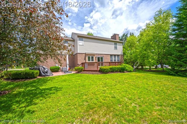 1892 Ring Neck Drive, Rochester, MI 48307