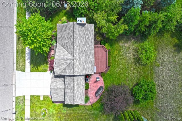 1892 Ring Neck Drive, Rochester, MI 48307