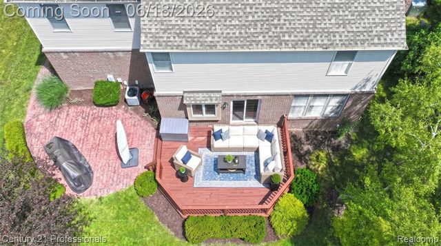 1892 Ring Neck Drive, Rochester, MI 48307