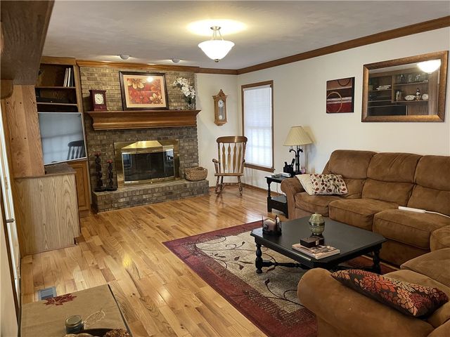 533 Austin St, Hempfield Twp, PA 15601