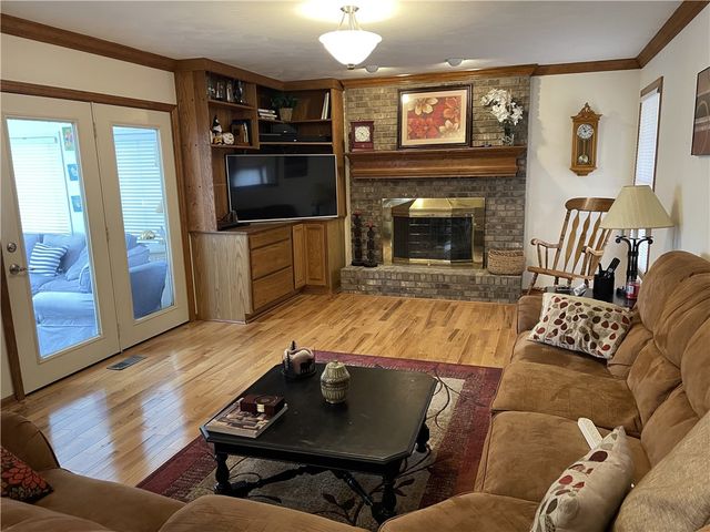 533 Austin St, Hempfield Twp, PA 15601