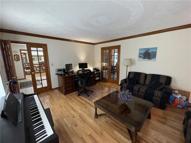 533 Austin St, Hempfield Twp, PA 15601