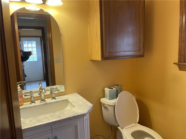 533 Austin St, Hempfield Twp, PA 15601