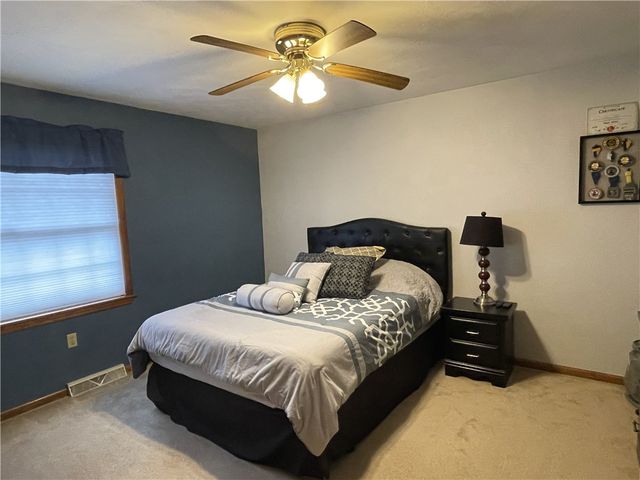 533 Austin St, Hempfield Twp, PA 15601