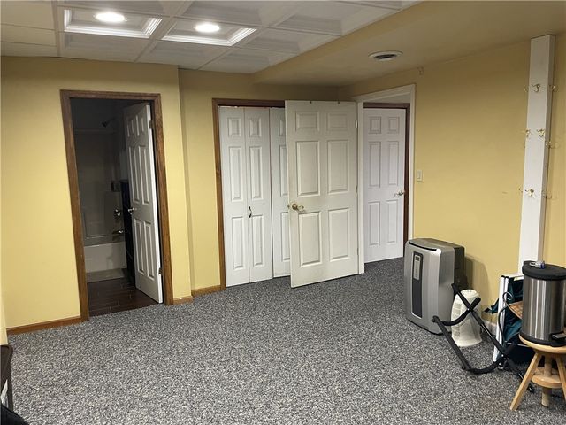 533 Austin St, Hempfield Twp, PA 15601