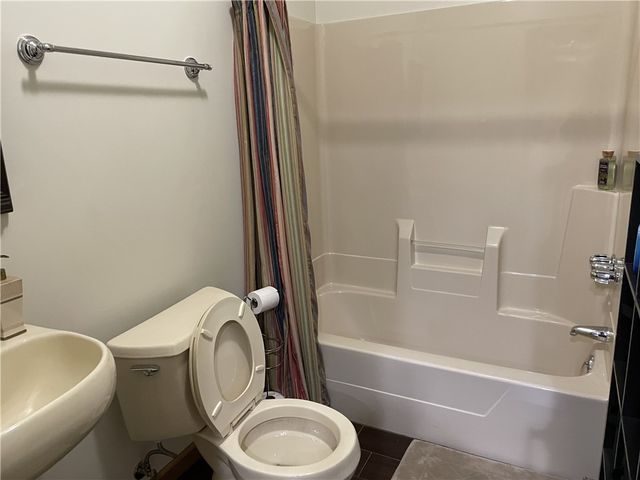 533 Austin St, Hempfield Twp, PA 15601