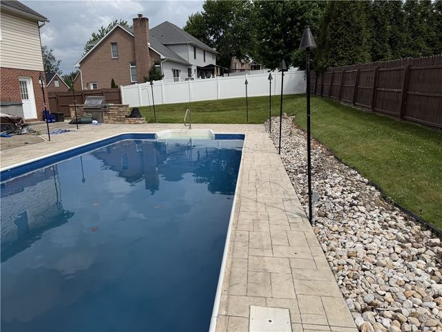 533 Austin St, Hempfield Twp, PA 15601