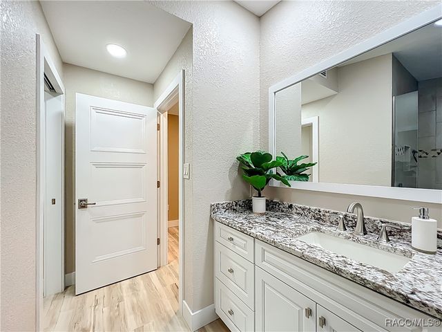 710 SE 1st Court, Crystal River, FL 34429