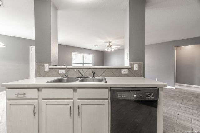 229 Hereford St, Cibolo, TX 78108