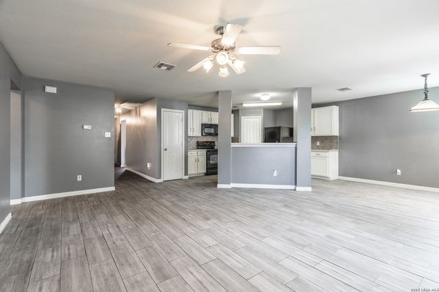 229 Hereford St, Cibolo, TX 78108