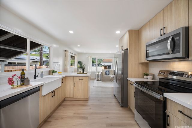 47-733 Kamehameha Highway, Kaneohe, HI 96744