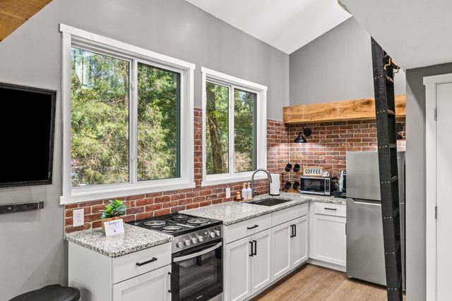 1545 Beaver Lake Road Road, Lawrenceburg, KY 40342