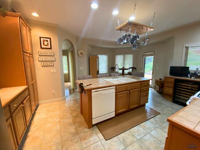 4105 FARVIEW DR, Rapid City, SD 57702