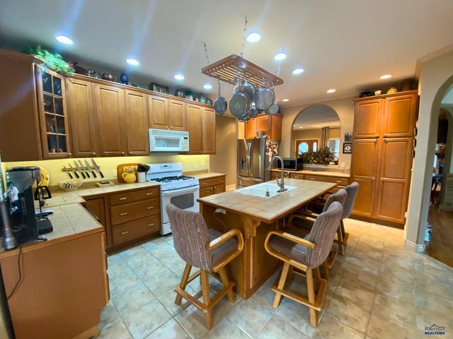 4105 FARVIEW DR, Rapid City, SD 57702