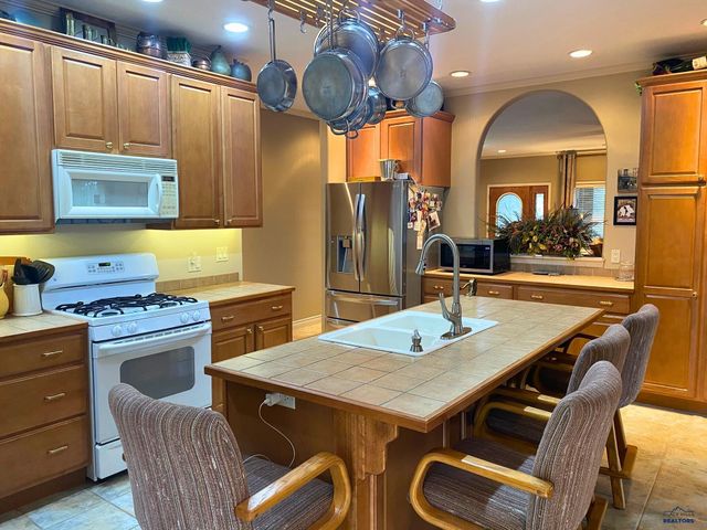 4105 FARVIEW DR, Rapid City, SD 57702