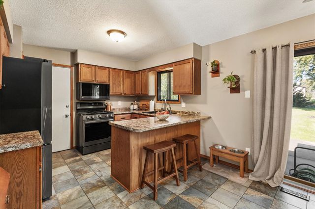 1423 NW 71st Place, Ankeny, IA 50023