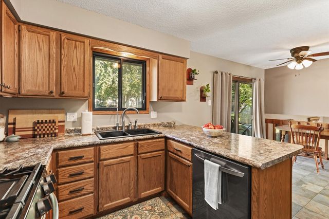 1423 NW 71st Place, Ankeny, IA 50023