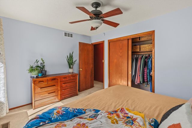 1423 NW 71st Place, Ankeny, IA 50023
