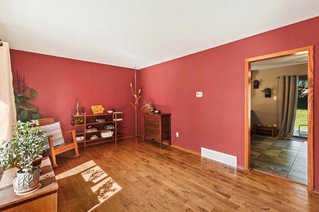 1423 NW 71st Place, Ankeny, IA 50023