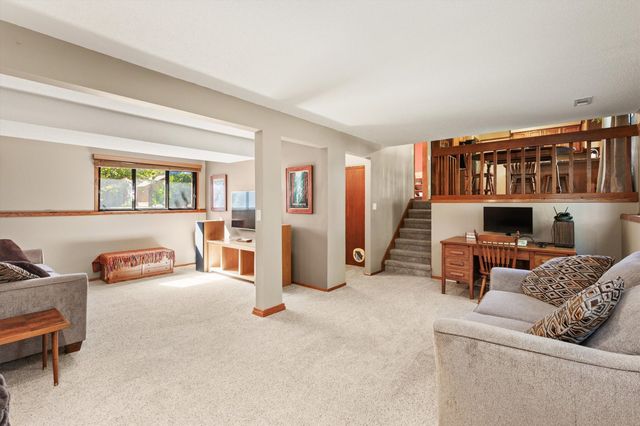1423 NW 71st Place, Ankeny, IA 50023