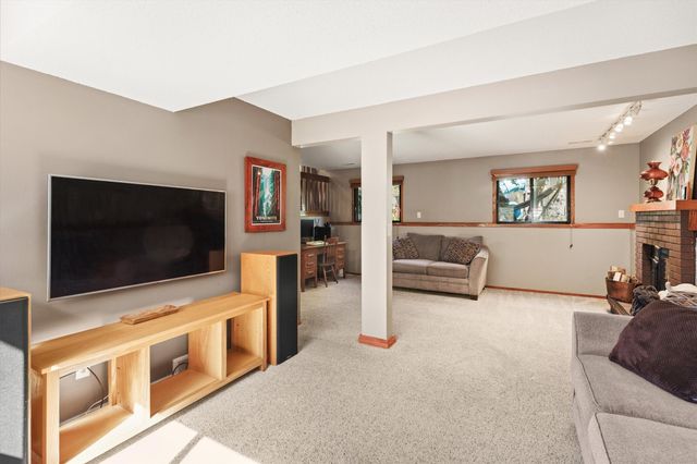 1423 NW 71st Place, Ankeny, IA 50023