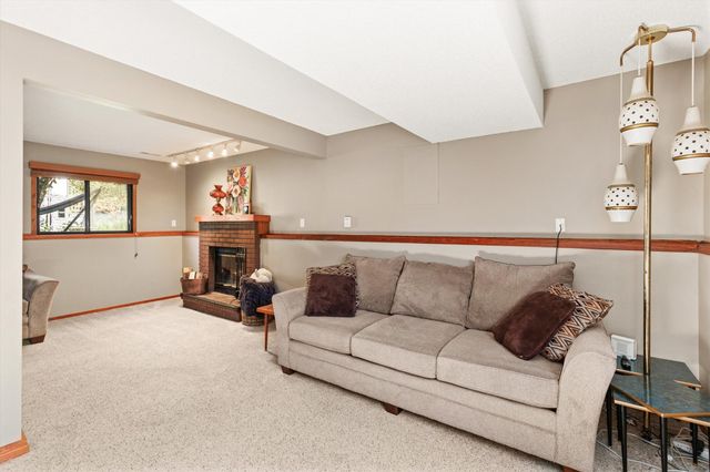 1423 NW 71st Place, Ankeny, IA 50023