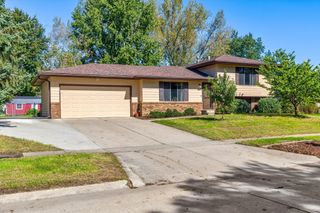 1423 NW 71st Place, Ankeny, IA 50023