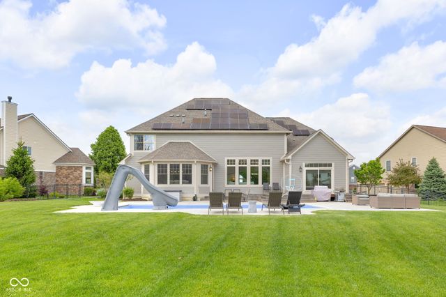 11521 Willow Bend Drive, Zionsville, IN 46077