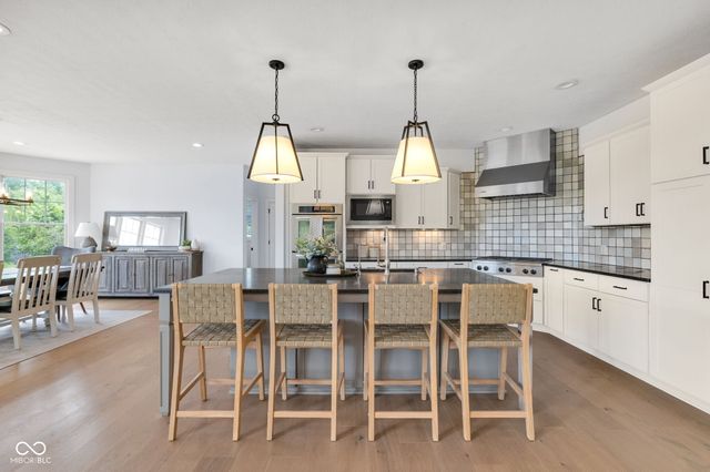 11521 Willow Bend Drive, Zionsville, IN 46077