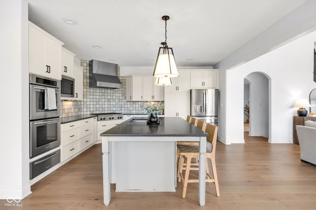 11521 Willow Bend Drive, Zionsville, IN 46077