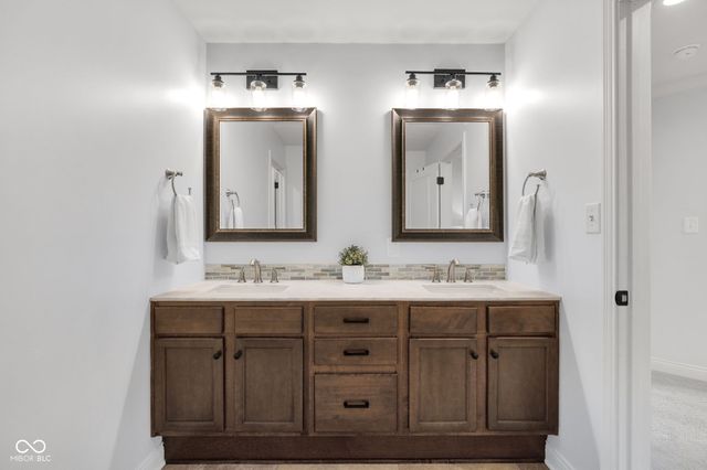 11521 Willow Bend Drive, Zionsville, IN 46077