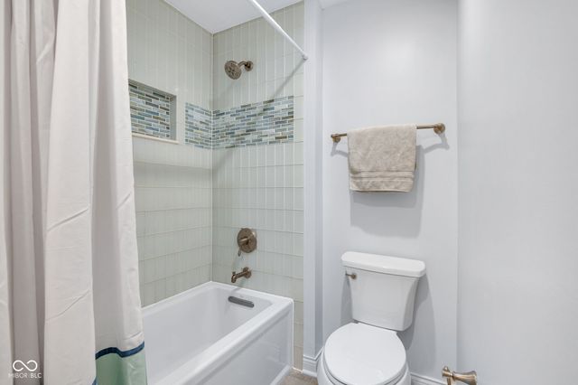 11521 Willow Bend Drive, Zionsville, IN 46077