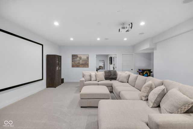 11521 Willow Bend Drive, Zionsville, IN 46077