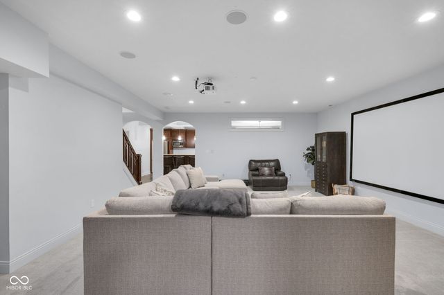 11521 Willow Bend Drive, Zionsville, IN 46077