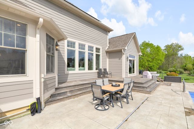 11521 Willow Bend Drive, Zionsville, IN 46077