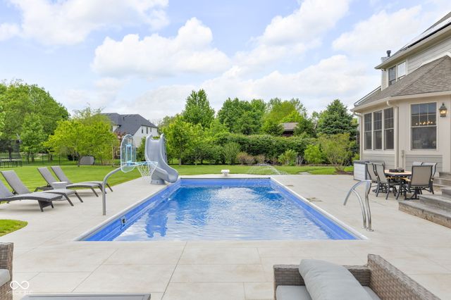 11521 Willow Bend Drive, Zionsville, IN 46077