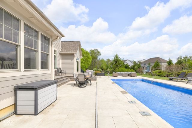 11521 Willow Bend Drive, Zionsville, IN 46077