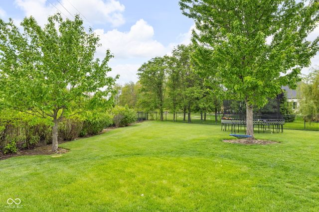 11521 Willow Bend Drive, Zionsville, IN 46077