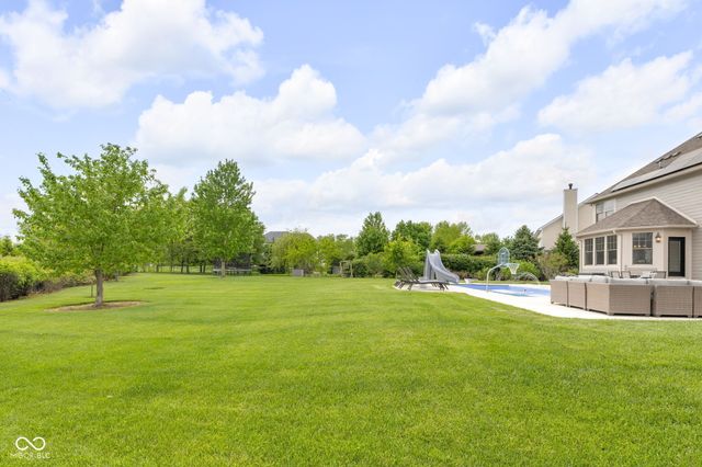 11521 Willow Bend Drive, Zionsville, IN 46077