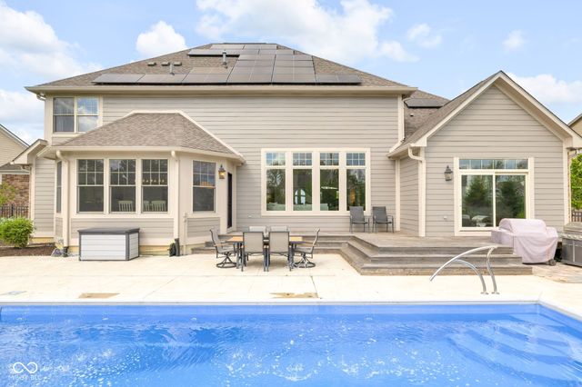 11521 Willow Bend Drive, Zionsville, IN 46077