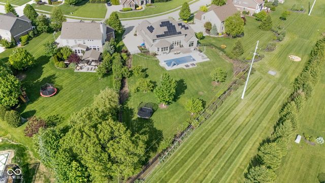 11521 Willow Bend Drive, Zionsville, IN 46077