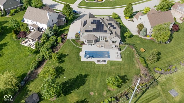 11521 Willow Bend Drive, Zionsville, IN 46077