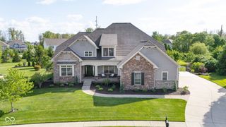 11521 Willow Bend Drive, Zionsville, IN 46077