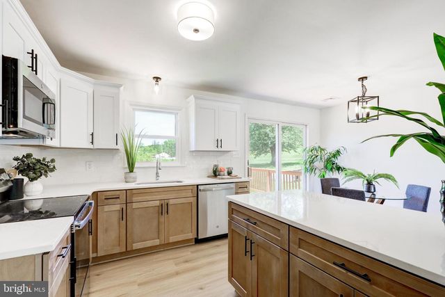 1903 MCKNIGHTS GAP RD, Reading, PA 19604