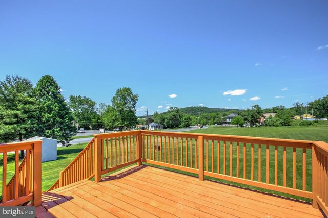1903 MCKNIGHTS GAP RD, Reading, PA 19604