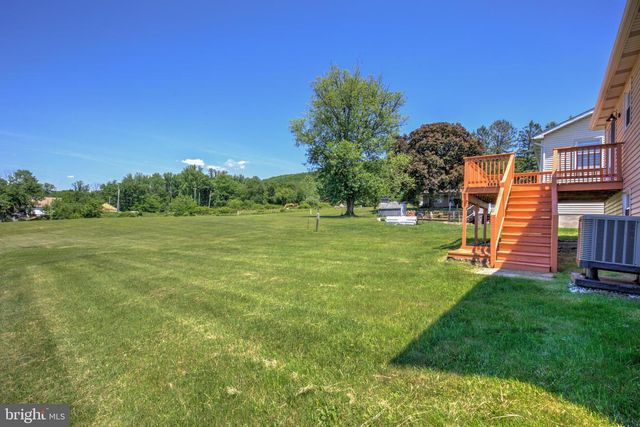 1903 MCKNIGHTS GAP RD, Reading, PA 19604