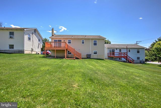 1903 MCKNIGHTS GAP RD, Reading, PA 19604