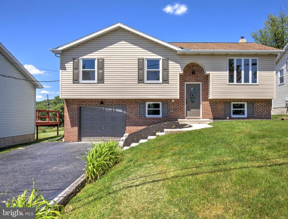 1903 MCKNIGHTS GAP RD, Reading, PA 19604
