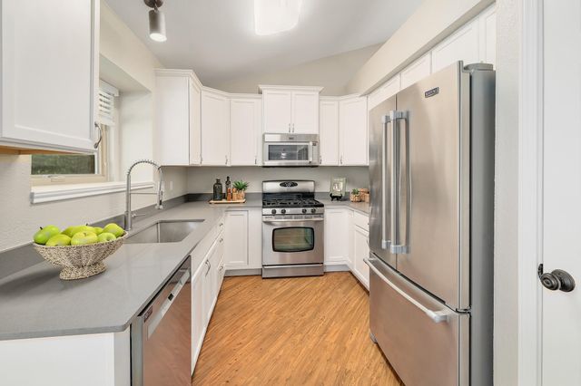 1206 Settlers Valley DR, Pflugerville, TX 78660