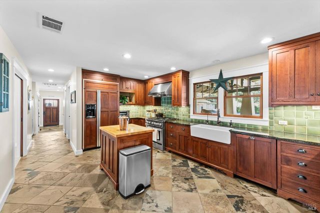 1111 Olive Hill Ln, Napa, CA 94558